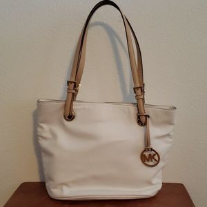 Micheal Kors Purse